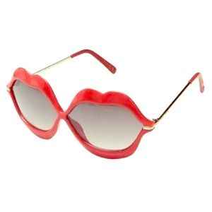 NWT Betsey Johnson RED Hot Lips Sunglasses